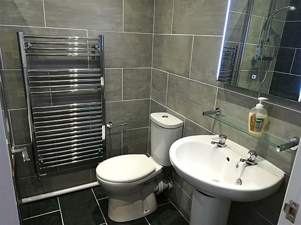 2 Bedroom Modern Apartment, Uplands, Свонсі Екстер'єр фото